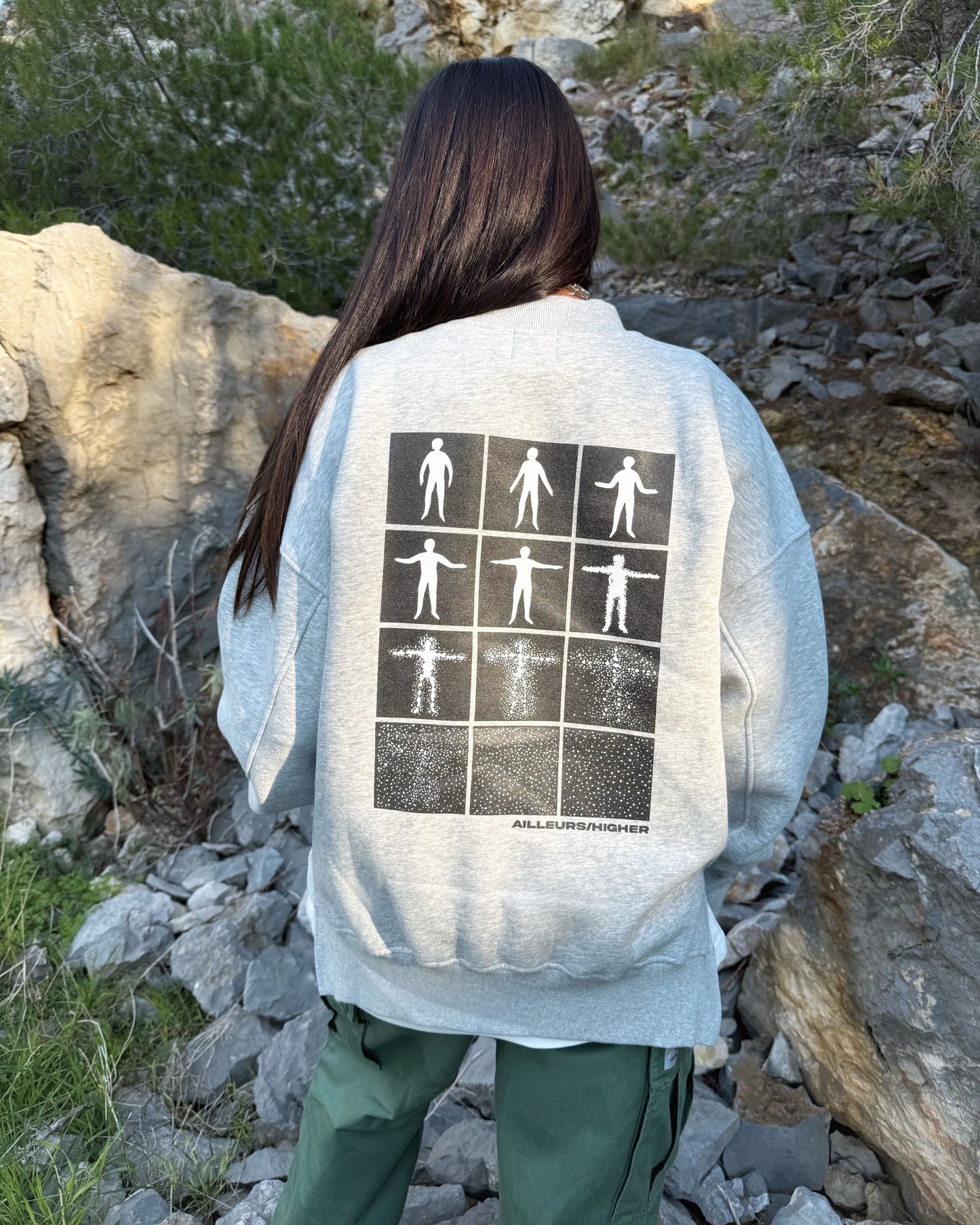 *UNIVERSE* CREWNECK SWEATSHIRT